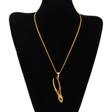 Load image into Gallery viewer, Pincers Pendant - PLG